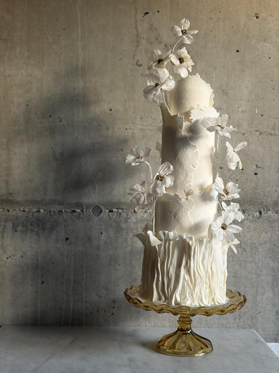 Kenna Giuzio cake art